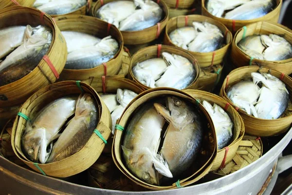 Peixe Cavala Cozido Vapor Delicioso Comida Rua — Fotografia de Stock