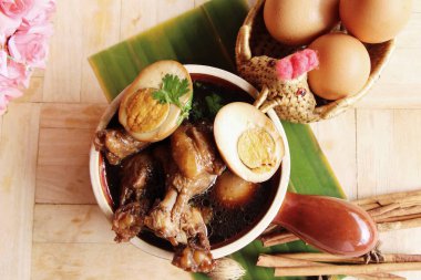 Haşlanmış yumurta tavuk lezzetli, Çin gıda ile