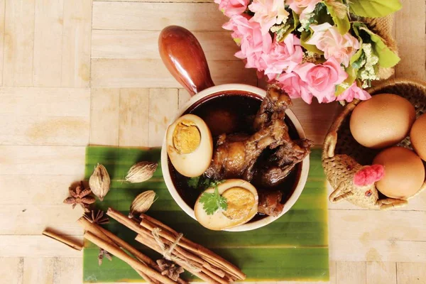 Ovo Cozido Com Frango Delicioso Comida Chinesa — Fotografia de Stock