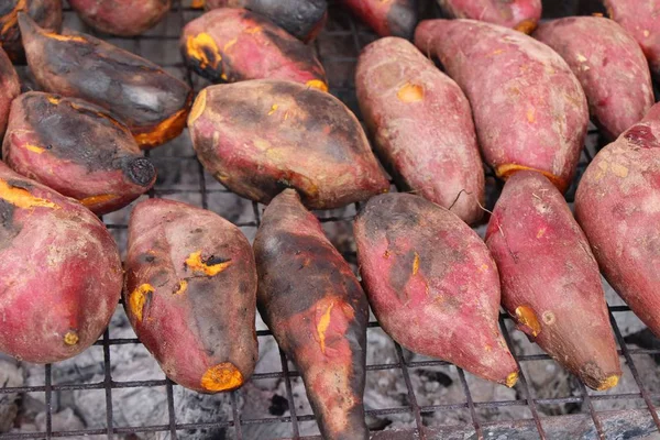 Patate Dolci Grill Sul Fornello Delizioso — Foto Stock