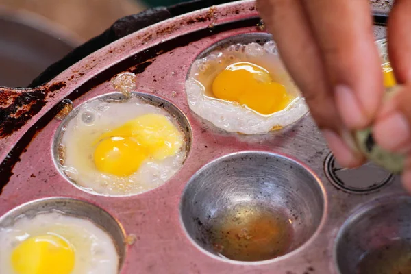 Œufs Caille Grillés Dans Une Casserole — Photo