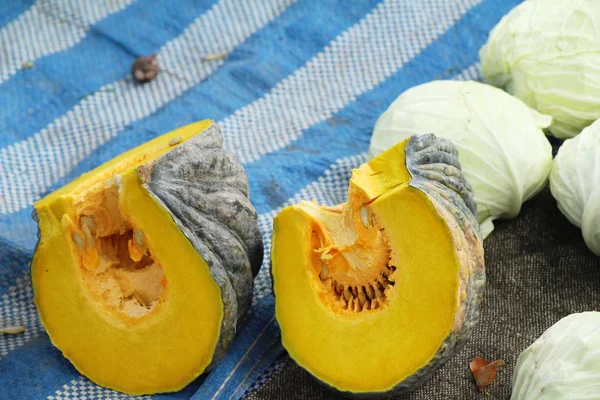 Zucca Fresca Cucinare Nel Mercato — Foto Stock