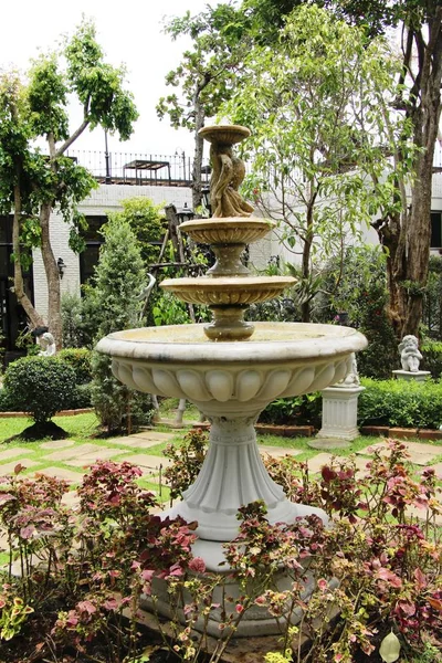 Fontein Tuin Met Schoonheid Natuur — Stockfoto