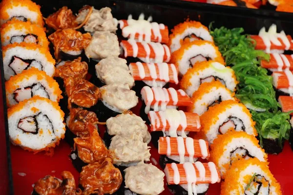 Set Misto Sushi Rotolo Delizioso Cibo Giapponese — Foto Stock