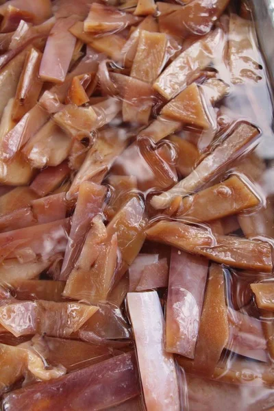 Świeże Kalmary Gotowania Przy Ulicy Żywności — Zdjęcie stockowe