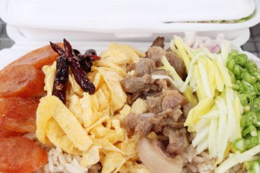 Karides hamur kızarmış pilav lezzetlidir