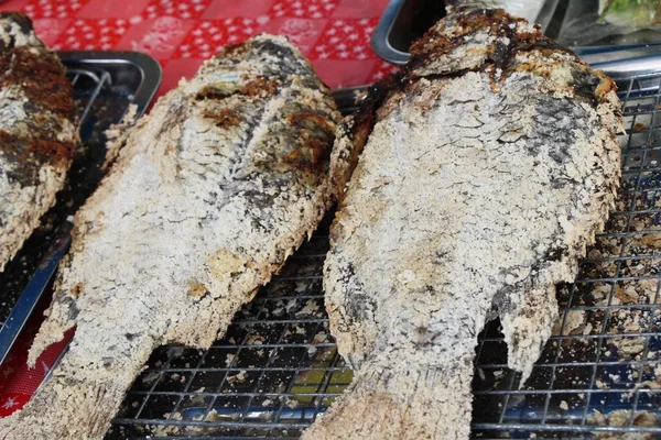 Gegrillter Fisch Schmeckt Beim Streetfood — Stockfoto