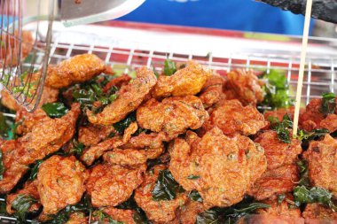 Kızarmış Balık köftesi soslu lezzetli