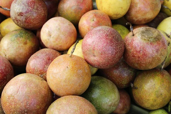 Passionsfrucht Schmeckt Beim Streetfood — Stockfoto