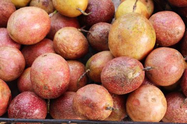 Passion fruit sokak gıda lezzetlidir