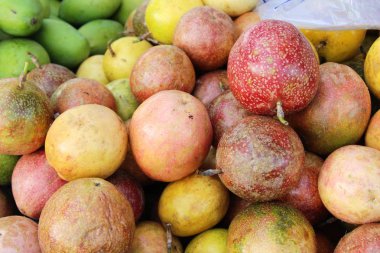 Passion fruit sokak gıda lezzetlidir