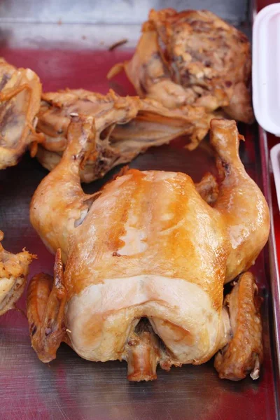 Gotowany Kurczak Sosem Rybnym Rynku — Zdjęcie stockowe