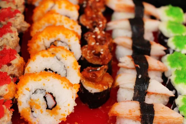 Set Sushi Rollo Mixto Deliciosa Comida Japonesa —  Fotos de Stock