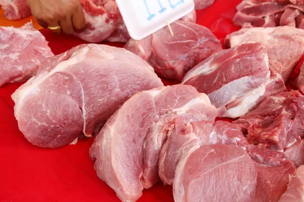 Сырая Свинина Приготовления Пищи Улице — стоковое фото