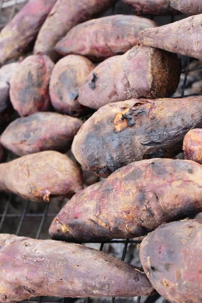 红薯烧烤炉是美味的 — 图库照片