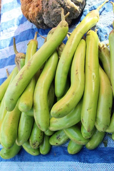 Verse Aubergine Groen Organische Straat Eten — Stockfoto