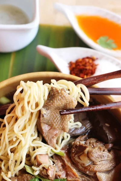 Fideos Pato Con Verduras Sopa Deliciosa —  Fotos de Stock