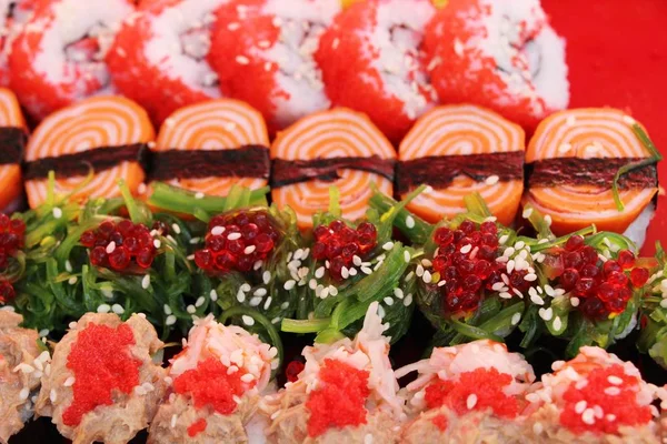 Set Sushi Rollo Mixto Deliciosa Comida Japonesa —  Fotos de Stock