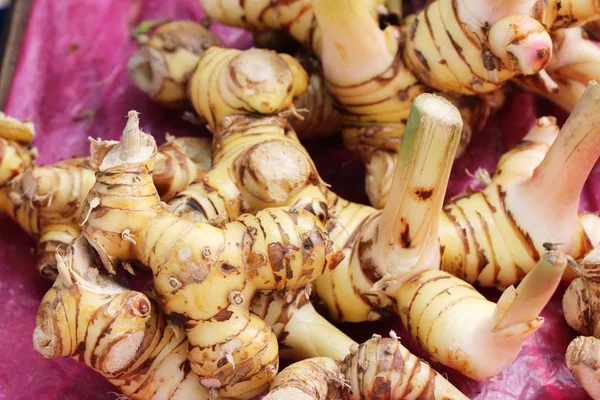 Belgili Tanımlık Çarşı Içinde Yemek Pişirmek Için Taze Havlıcan — Stok fotoğraf