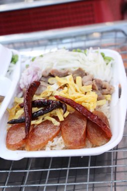 Karides hamur kızarmış pilav lezzetlidir