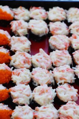Karışık rulo suşi set lezzetli, Japon gıda