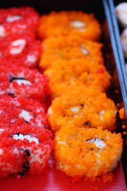 Karışık rulo suşi set lezzetli, Japon gıda