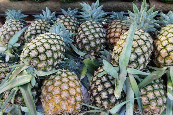 Verse Ananas Heerlijk Straatvoedsel — Stockfoto