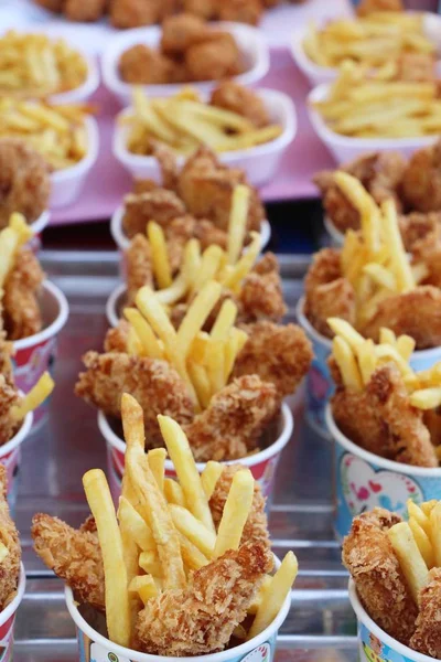 Franse Frietjes Gebakken Kipnuggets Heerlijke — Stockfoto