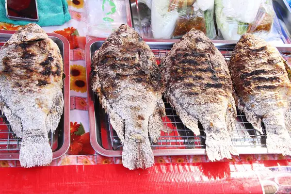Gegrillter Fisch Schmeckt Beim Streetfood — Stockfoto