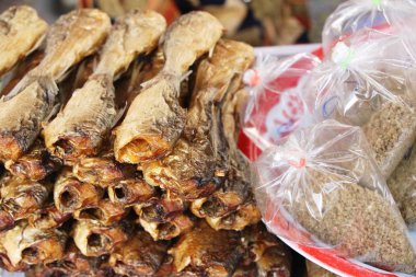 kurutulmuş balık sokak gıda yemek pişirmek için