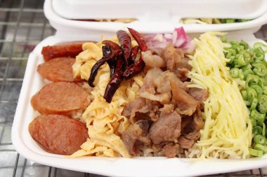 Karides hamur kızarmış pilav lezzetlidir