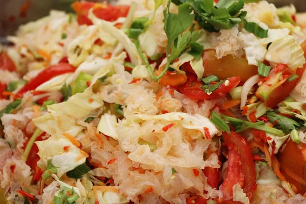 Utcai Élelmiszer Finom Fűszeres Gomba Saláta — Stock Fotó