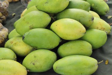 Mango meyve sokak gıda lezzetlidir