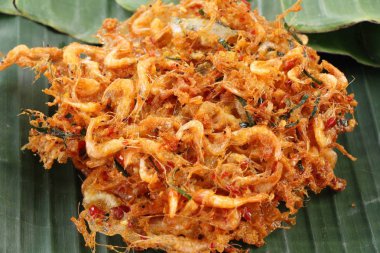 Kızarmış karides lezzetli kek içinde belgili tanımlık çarşı