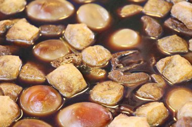 Domuz eti lezzetli, Çin gıda ile haşlanmış yumurta