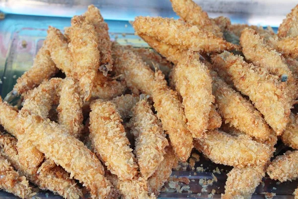 魚のフライはおいしい屋台の食べ物で — ストック写真