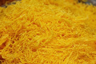 Altın tatlıdır yumurta sarısı, Tay tatlı