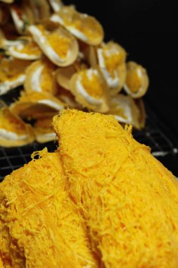 Altın tatlıdır yumurta sarısı, Tay tatlı