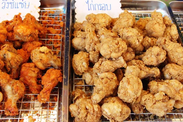 Τηγανητό Κοτόπουλο Είναι Νόστιμο Φαγητό Του Δρόμου — Φωτογραφία Αρχείου