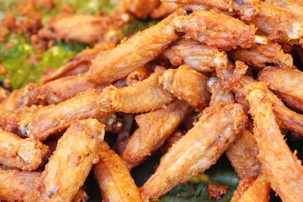 Ayam Goreng Sangat Lezat Dalam Makanan Jalanan — Stok Foto