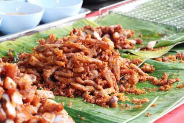 Sokak gıda Sarımsak soslu kızarmış domuz eti