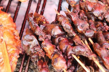 Izgara tavuk sokak gıda lezzetlidir