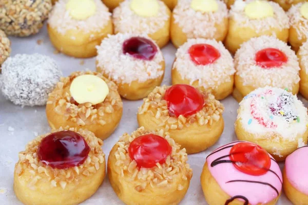 Lot Donut Strawberry Jam — Stock Photo, Image