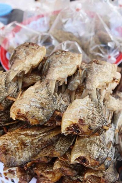 Ryby Suszone Gotowania Przy Ulicy Żywności — Zdjęcie stockowe