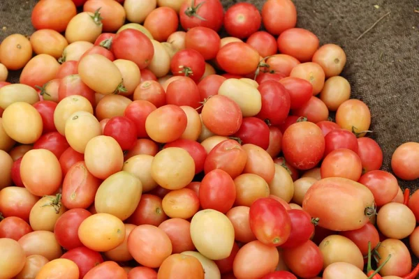 Fresh tomatoes for cooking in street food — Stock Photo, Image