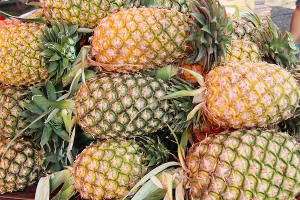 Fresh pineapple is delicious in street food — Stock Photo, Image