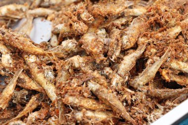 Kızarmış balık sokak gıda lezzetlidir