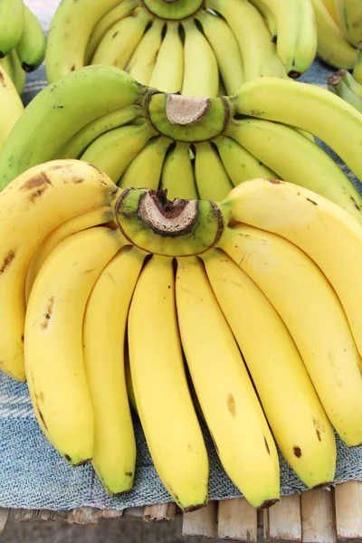 Mogen banan är jättegott på gata mat — Stockfoto