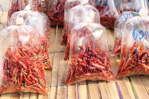 Pimenta seca para cozinhar no mercado — Fotografia de Stock