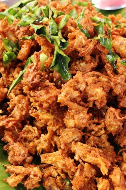 Fried mantar pasta sokak gıda lezzetlidir 